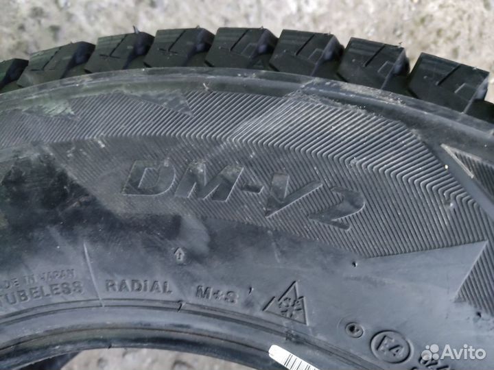 Bridgestone Blizzak DM-V2 205/70 R15 96S