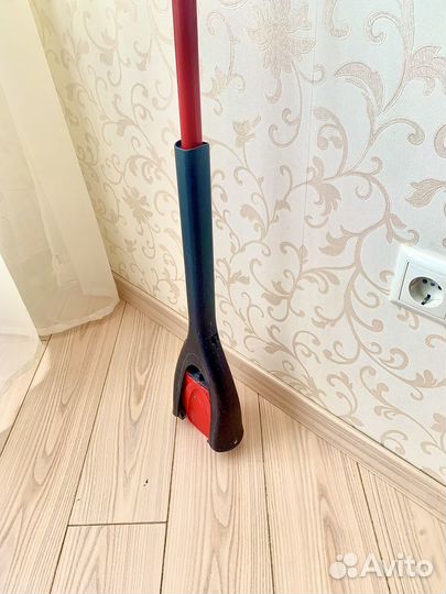 Швабра с отжимом Vileda черный красный