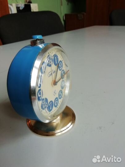 Часы будильник слава