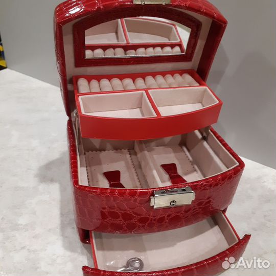 Шкатулка для украшений