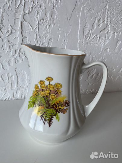 Кувшин фарфоровый