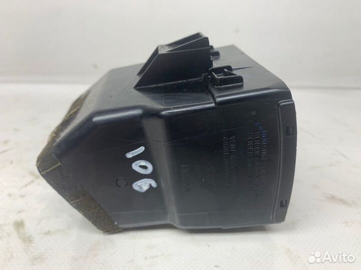 Дефлектор левый Infiniti Qx56 5.6 2010