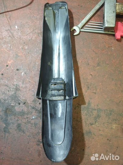 Продам крыло заднее 24