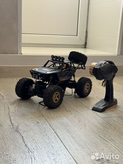 Машина на радиоуправлении для дрифта