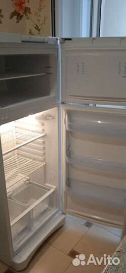 Холодильник indesit