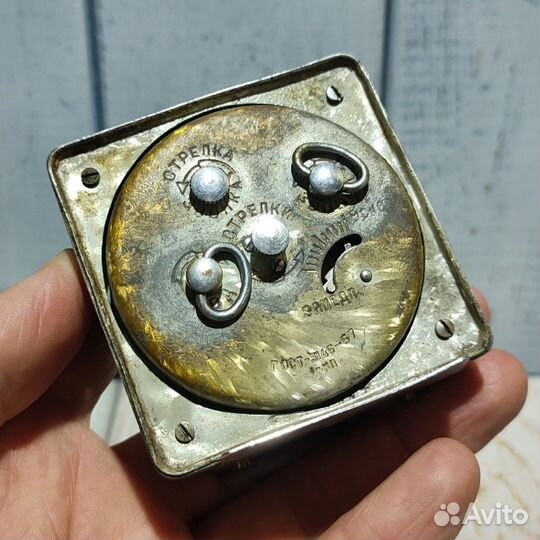 Часы-будильник Сигнал 11 камней, 1950е гг СССР
