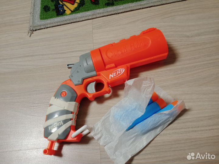 Nerf пистолет