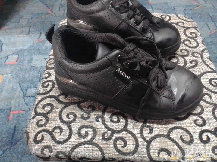 Кроссовки для девочки 31р