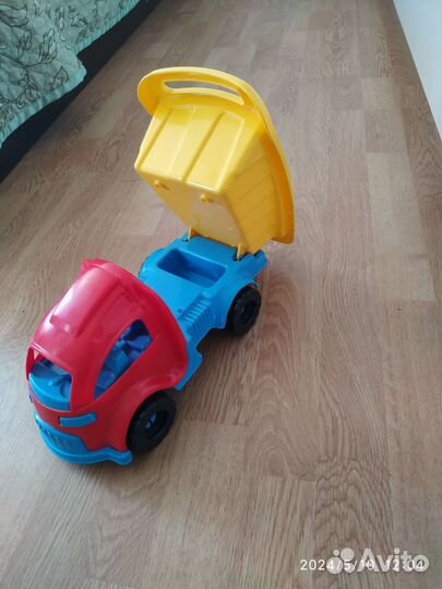 Игрушка грузовик