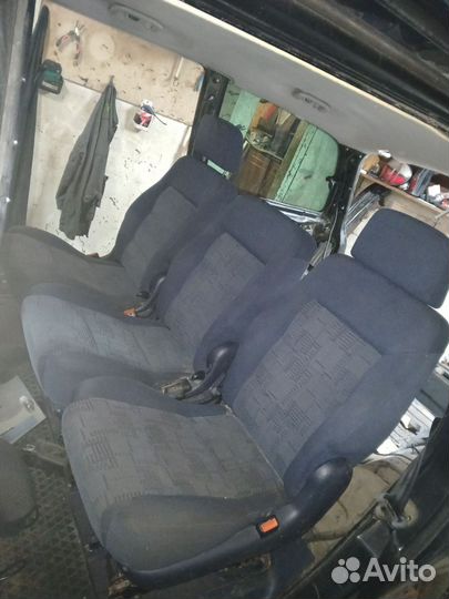 Сиденья Volkswagen Sharan 1