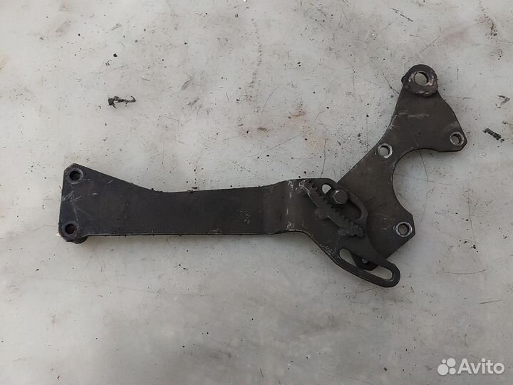 Кронштейн гидроусилителя Ауди 80 дизель