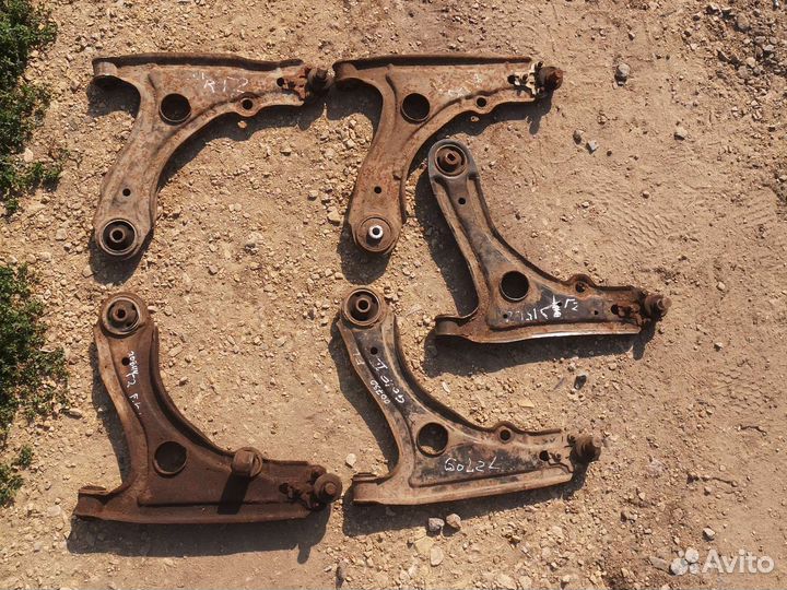 Рычаг Golf 2 правый, левый