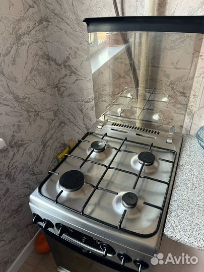 Газовая плита с электрической духовкой