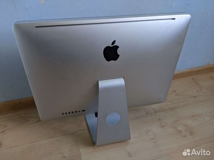 Apple iMac 21.5 (конец 2009)