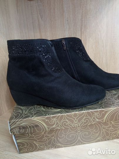 Новые сапоги женские
