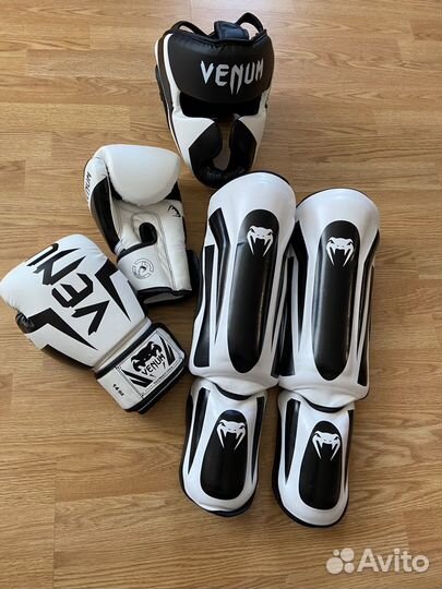 Боксёрские перчатки полный набор