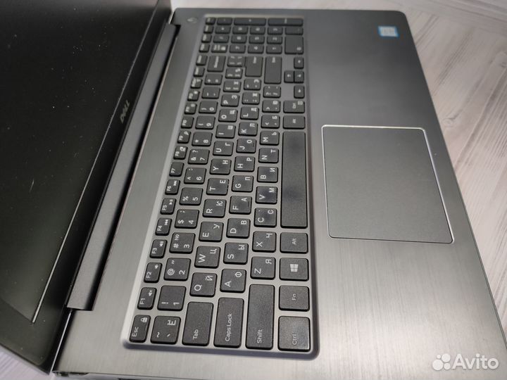 Ноутбук Dell игровой/мощный/2 видеокарты/8gb/ssd