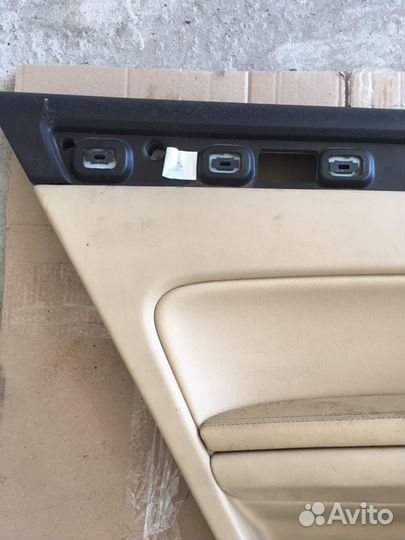 Обшивка задней двери Фольксваген Фаэтон(1503)