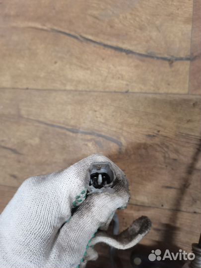 Электростеклоподъемник R Toyota Carina E