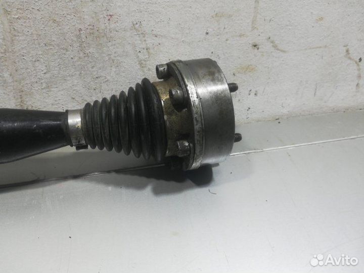 Привод (полуось) передний правый Skoda Polo 2009