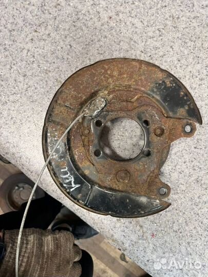 Колодки стояночного тормоза задние левые Nissan