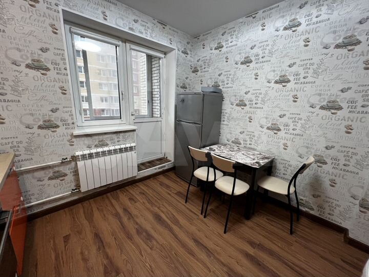 2-к. квартира, 57 м², 4/10 эт.