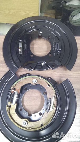 Колодки ручного тормоза левый и правый chery