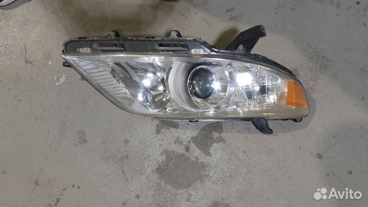 Правая фара Toyota sienna 3