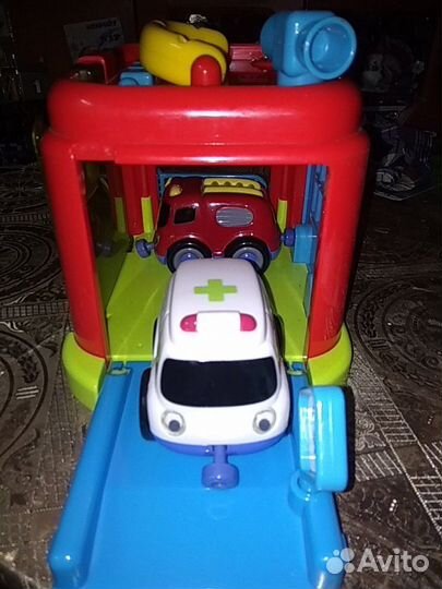 Гараж с машинками