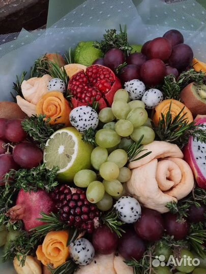 Букет из фруктов и сухофруктов