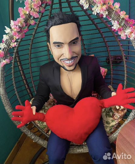 Шуточный стриптиз от ростовой куклы Ревва