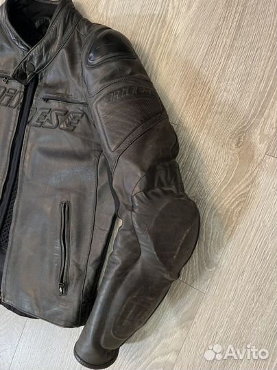 Мотокуртка муржская dainese 48 размер