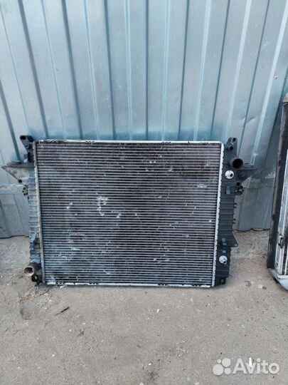 Радиатор охлаждения. Land Rover Discovery 3