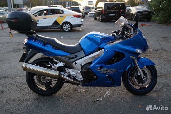 Мотоцикл Kawasaki zzr1200