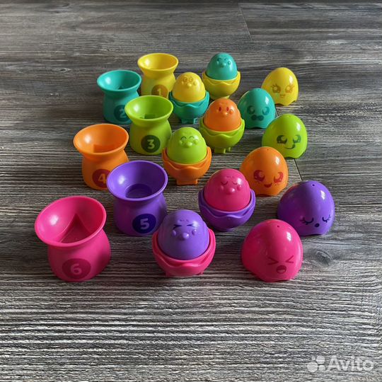 Пирамидка Tomy Яичная с 6мес