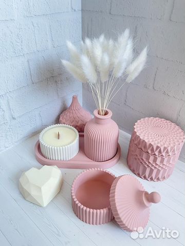 Шкатулки и вазы из гипса. Свечи