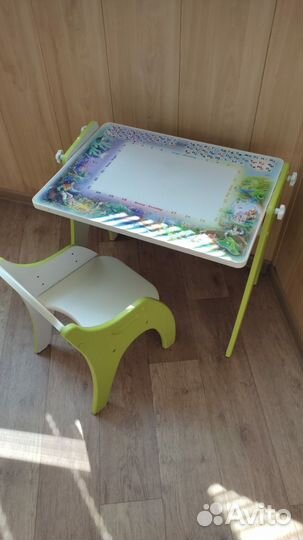 Стол-парта и стул