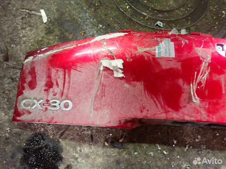 Накладка двери багажника Mazda CX-30 2019)