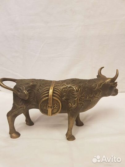 Бронзовая китайская статуэтка 