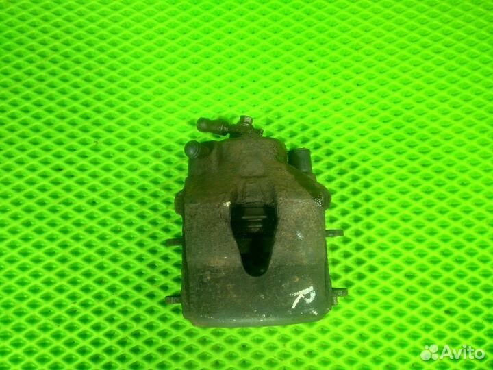 Суппорт тормозной передний правый Skoda Octavia A5