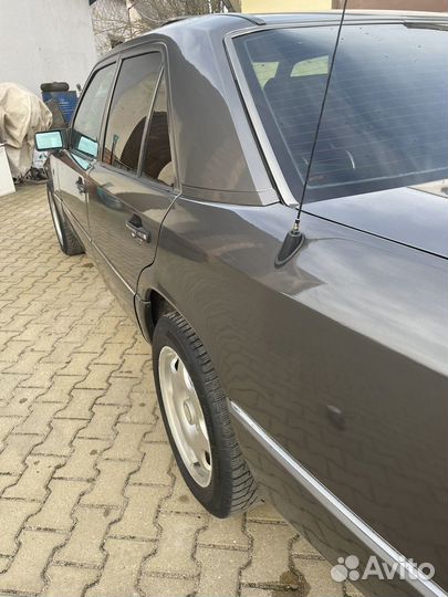 Mercedes-Benz W124 2.6 AT, 1992, 444 000 км