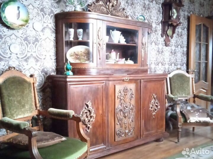 Антикварная горка