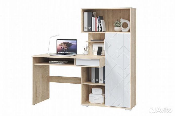Компьютерный стол для учебы в наличии