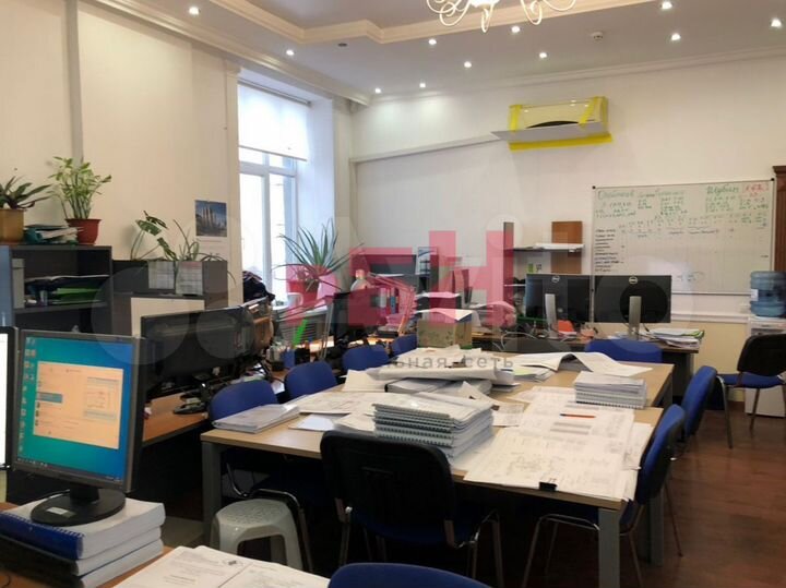 Офисы в хорошем состоянии с парковкой 446 кв.м