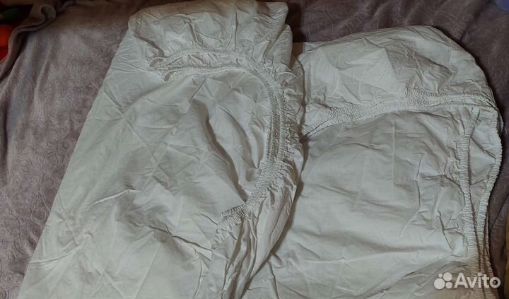 Отдам простынь на резинке