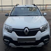 Renault Sandero Stepway 1.6 MT, 2019, битый, 150 000 км, с пробегом, цена 715 000 руб.