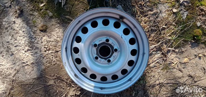 Продаю колесные штампованные диски бу 4шт