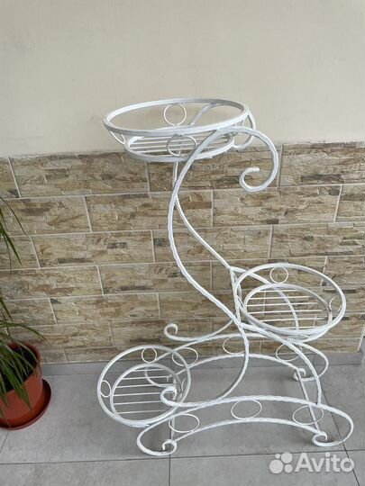 Цветочница кованая