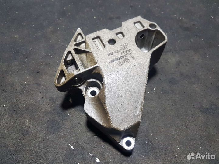 Кронштейн двигателя Volkswagen Passat B6 2.0 TSI