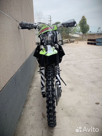Мотоцикл кроссовый BSE T8
